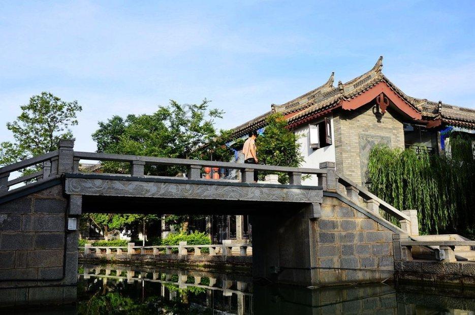 杨瀚森临场3秒倒地不起被抬走，所幸无大碍，因连续比赛有些力竭